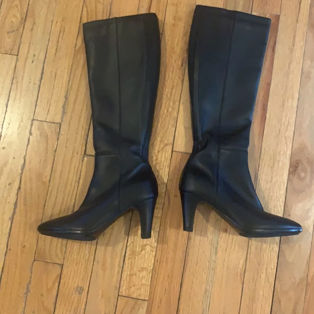 Aquatalia black boots - Picture 3 of 7